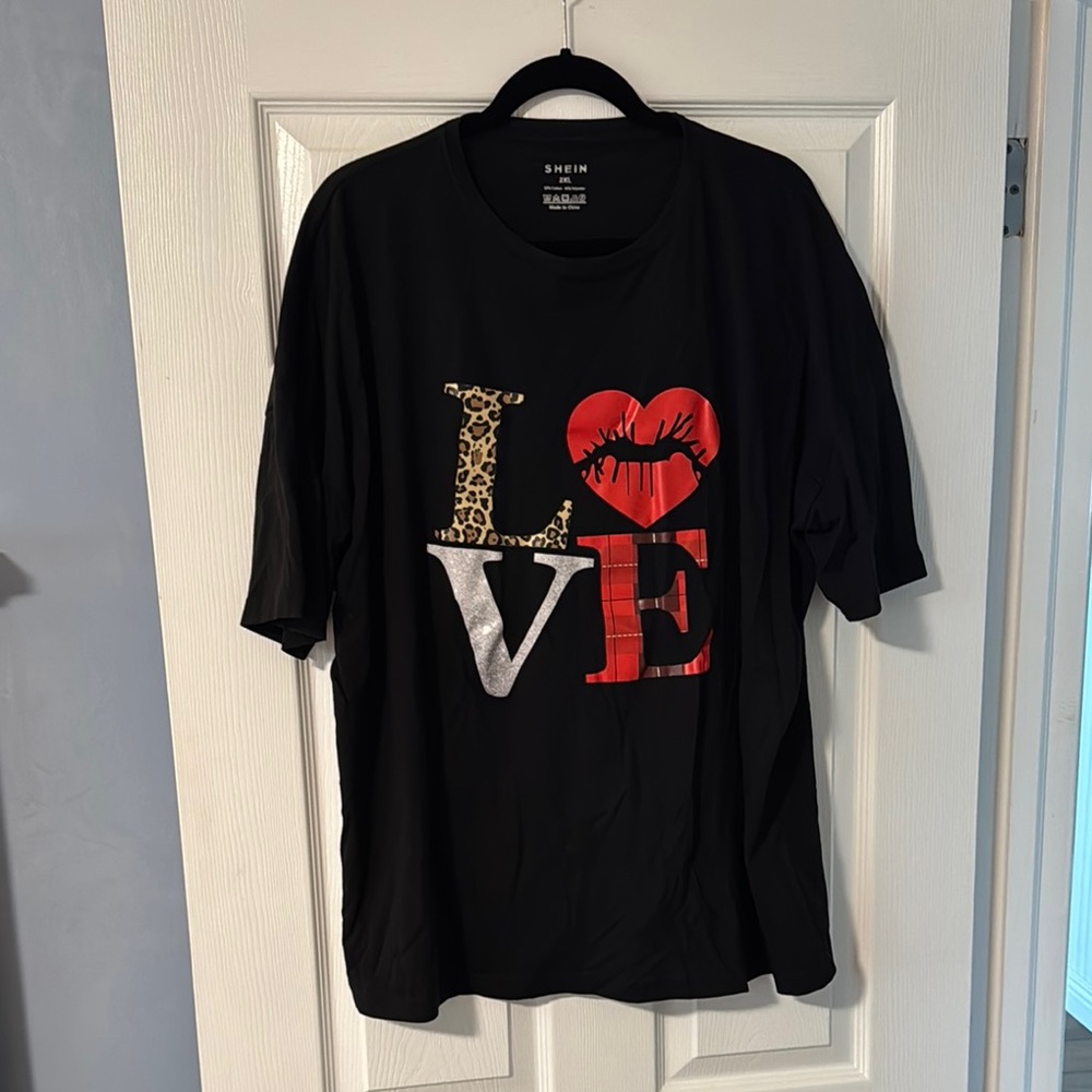 SHEIN Black and Red Short Sleeve Tees